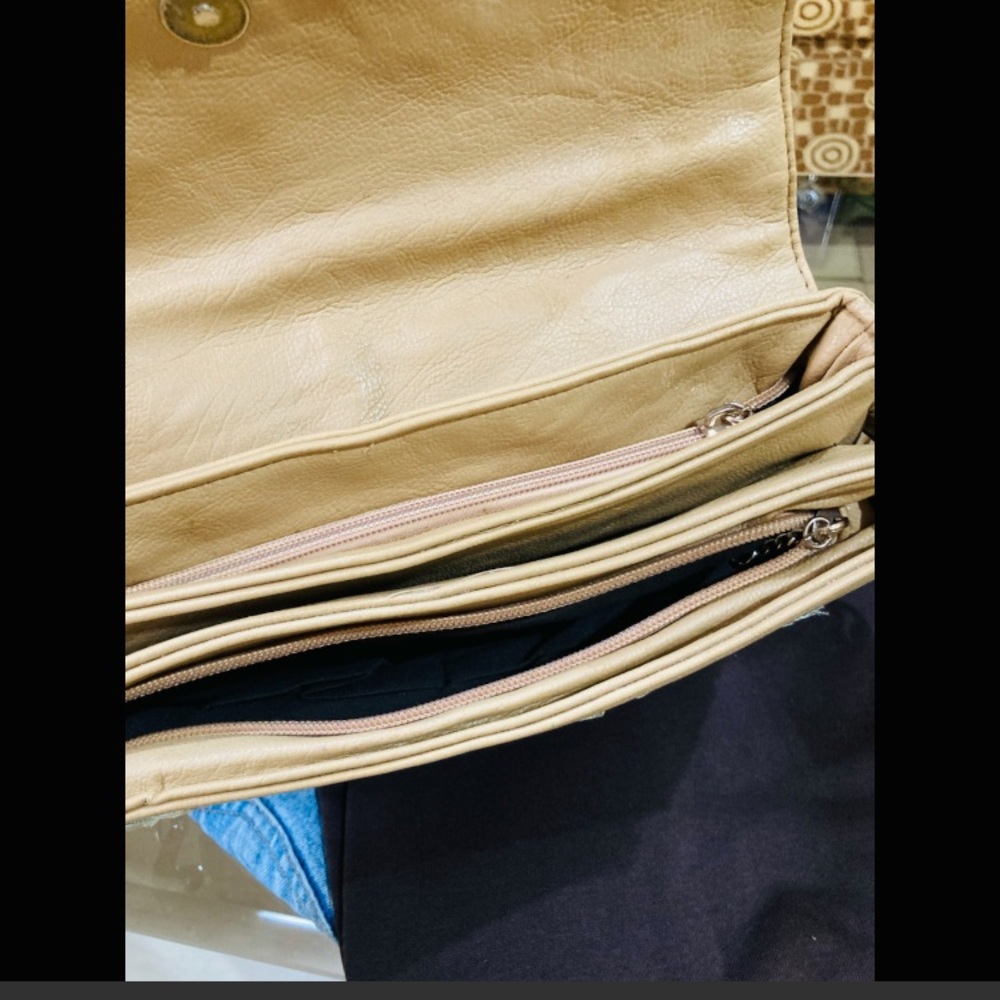 Sequine finished nude handbag - Picture 5 of 6